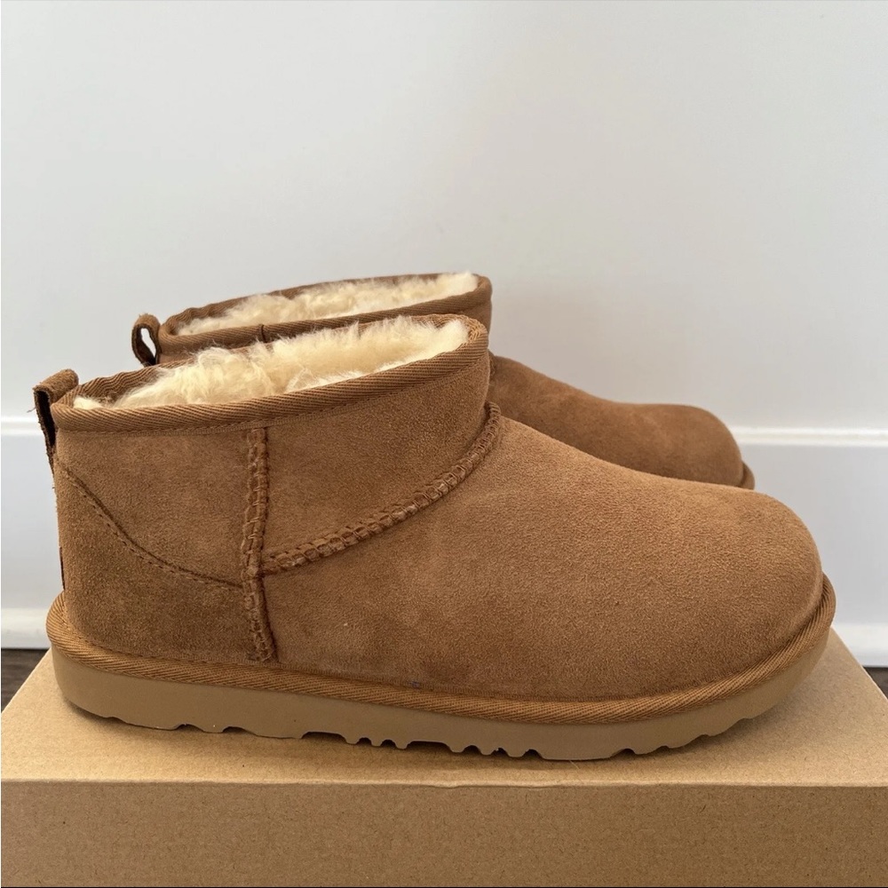 UGG ULTRA MINI Boots CHESTNUT SHEEPSKIN SUEDE - Picture 2 of 12